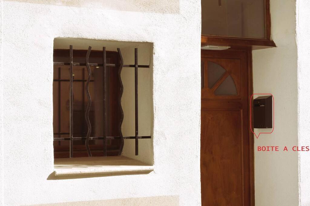 Apartamento Ღurban Cocon Parking Centre Historique Manosque Exterior foto